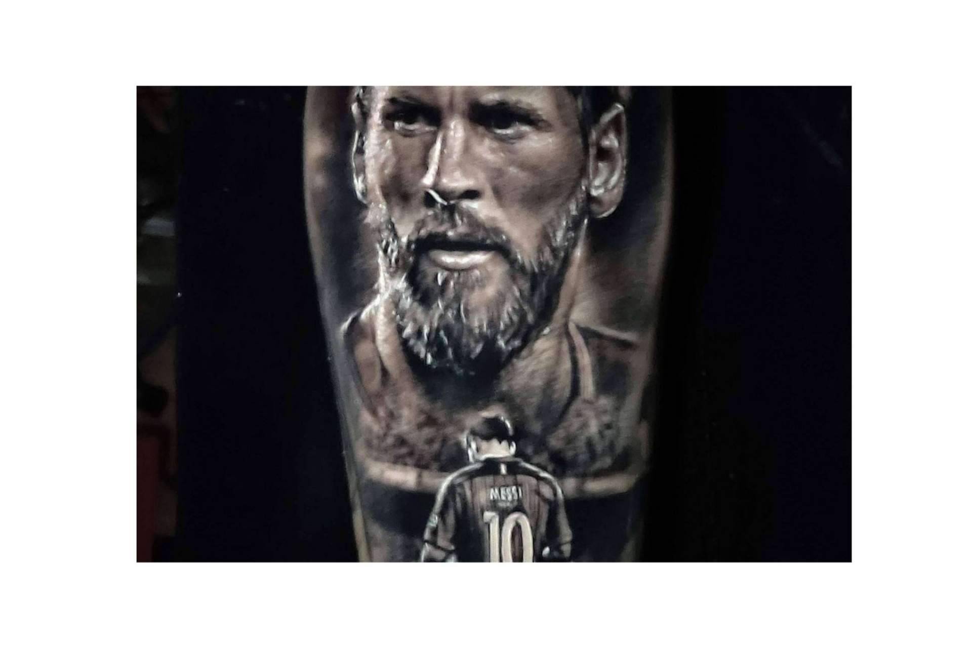 Jose Piñeiro Corvo diseña tatuajes de moda