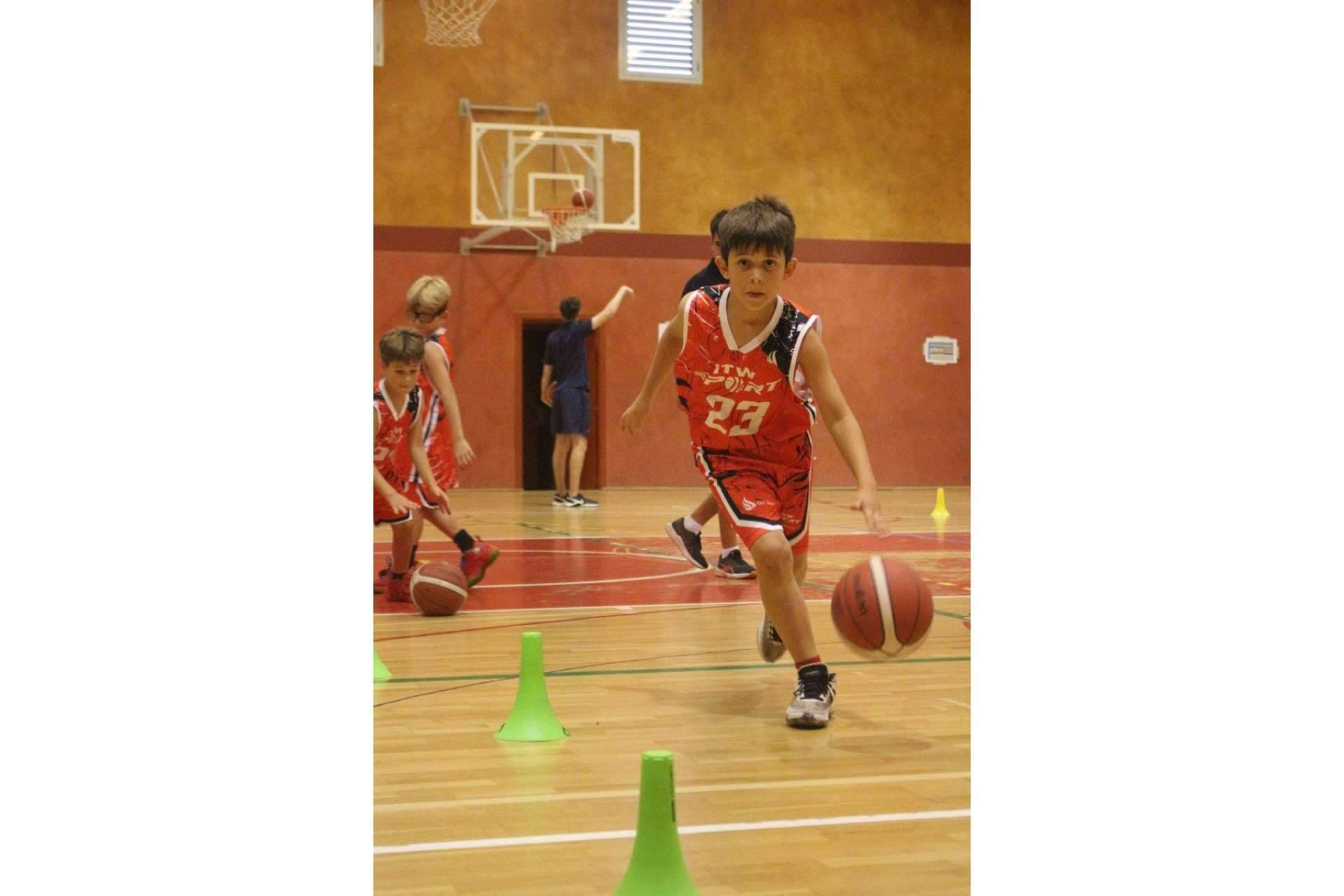Nueva edición del campus de verano de baloncesto de ITW Sport