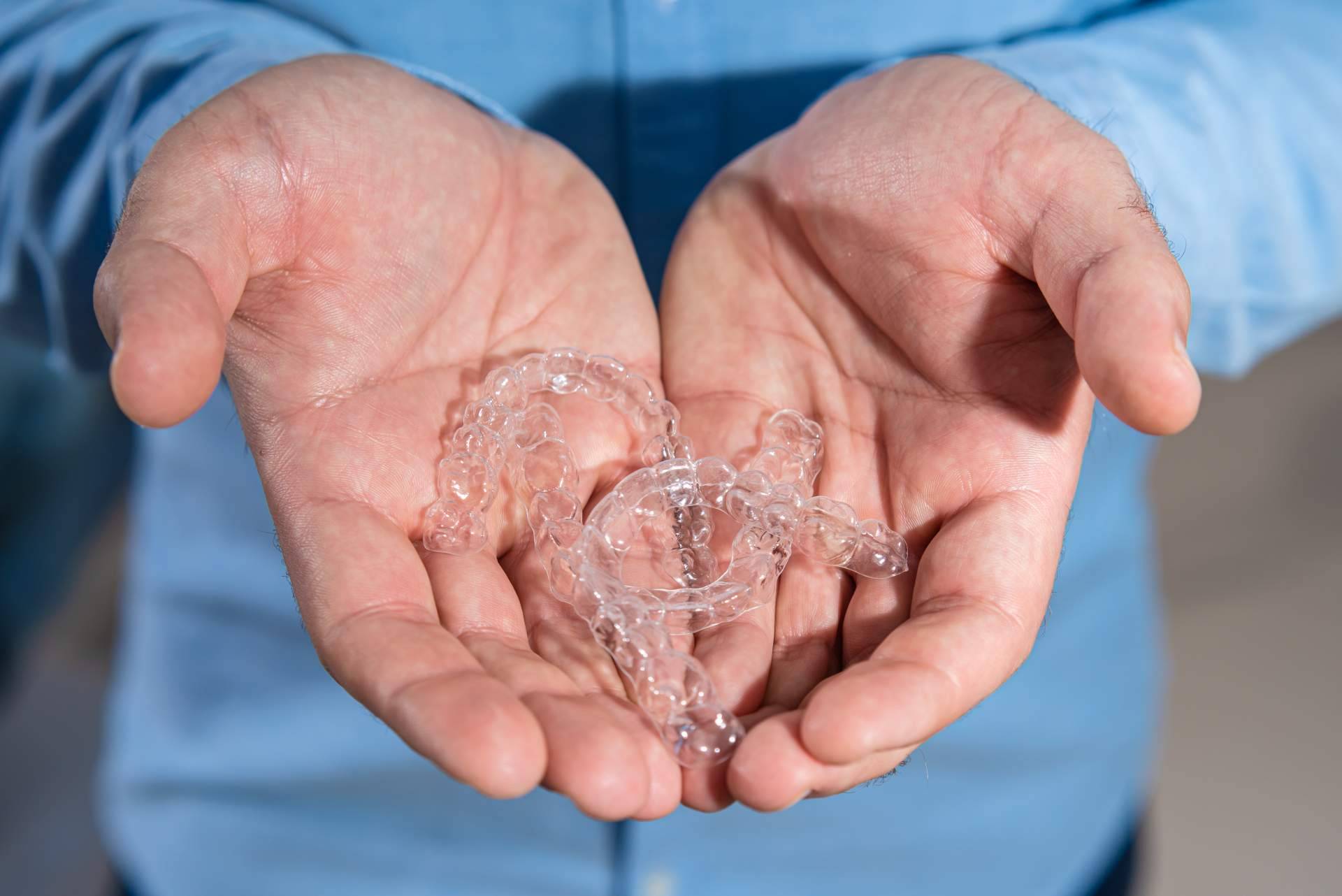 Las ventajas ofrece la ortodoncia Invisalign cuando es aplicada por especialistas como los de la Clínica Dental InterORALIA